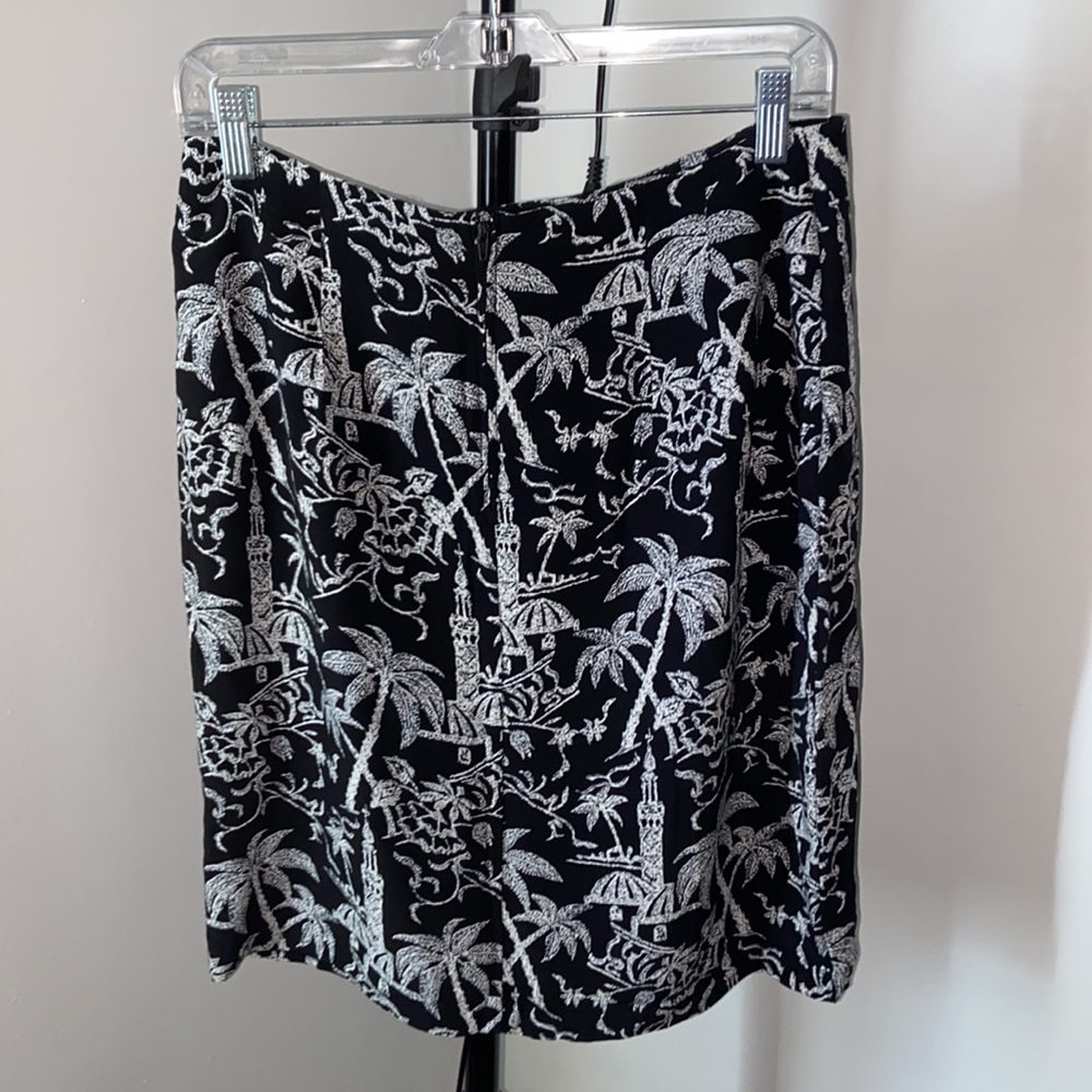 Intriguing Threads Skirt Set - Picture 6 of 7